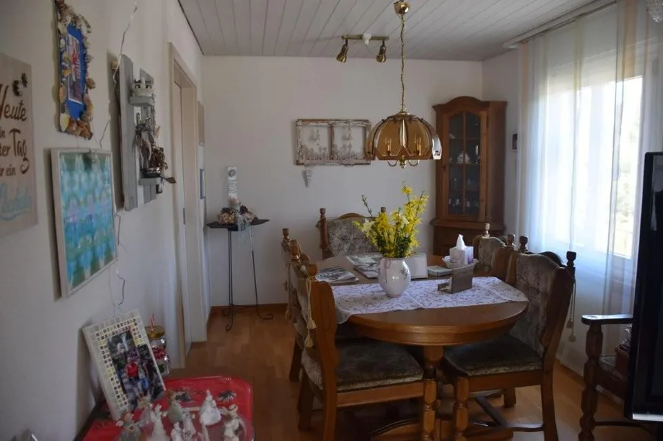 Einfamilienhaus an der Landwirtschaftsfone mit eigenem Teich – Foto 5 von 9