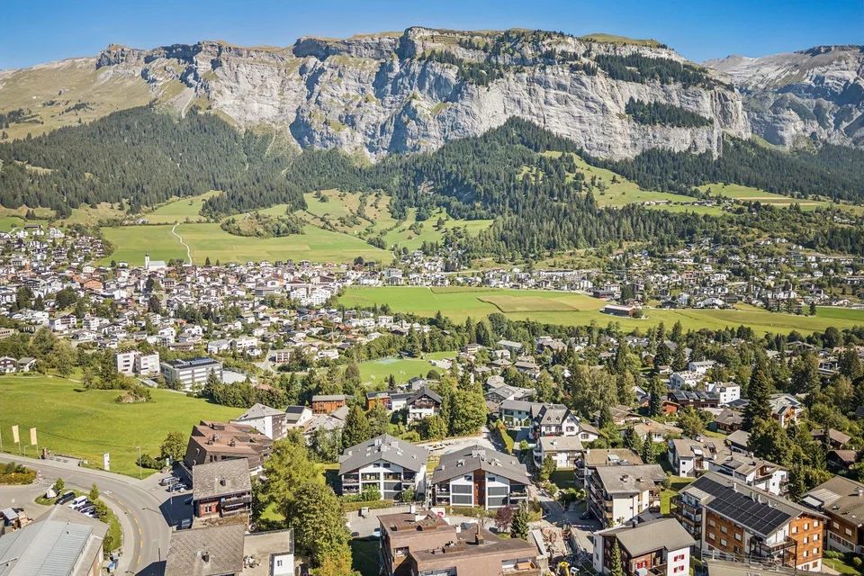 Wohntraum mit Cheminée, Gartensitzplatz und Balkon – Foto 3 von 4