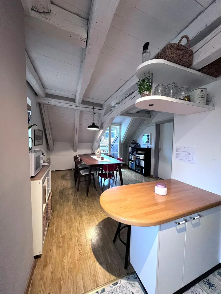 Charming old building apartment in Schaffhausen – photo 4 of 8