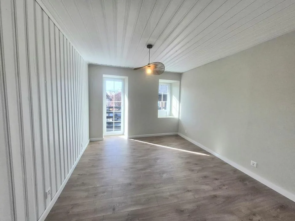 ERDE - BEL APPARTEMENT DE 2 PIECES RENOVE – Foto 7 von 8