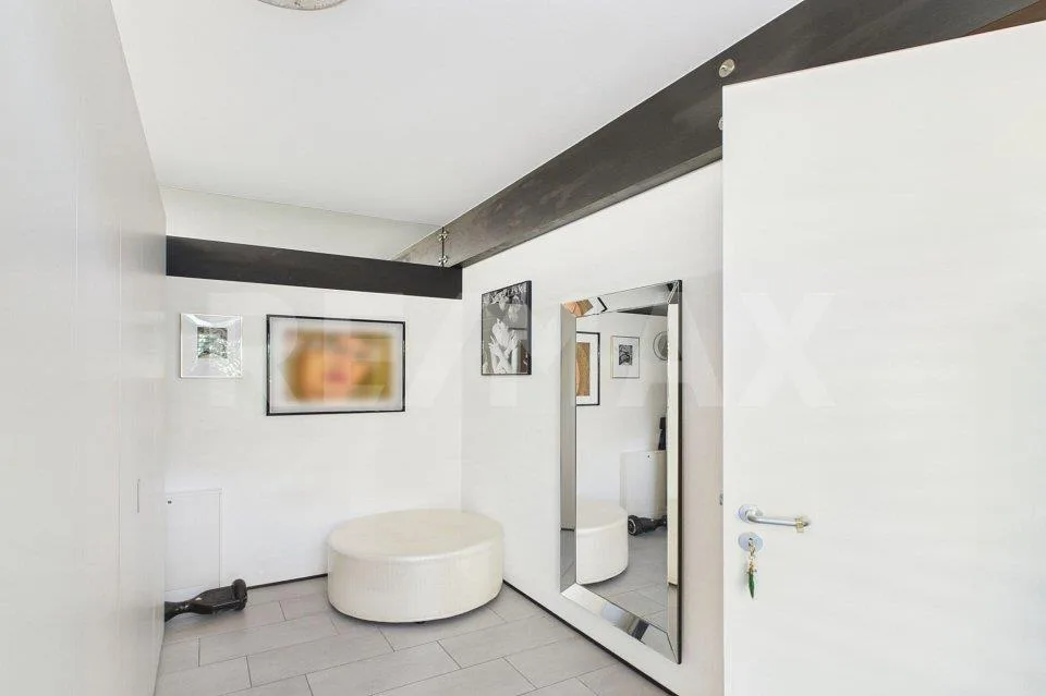 Villa esclusiva immersa nel verde con area wellness a Carabbia – Foto 7 von 13