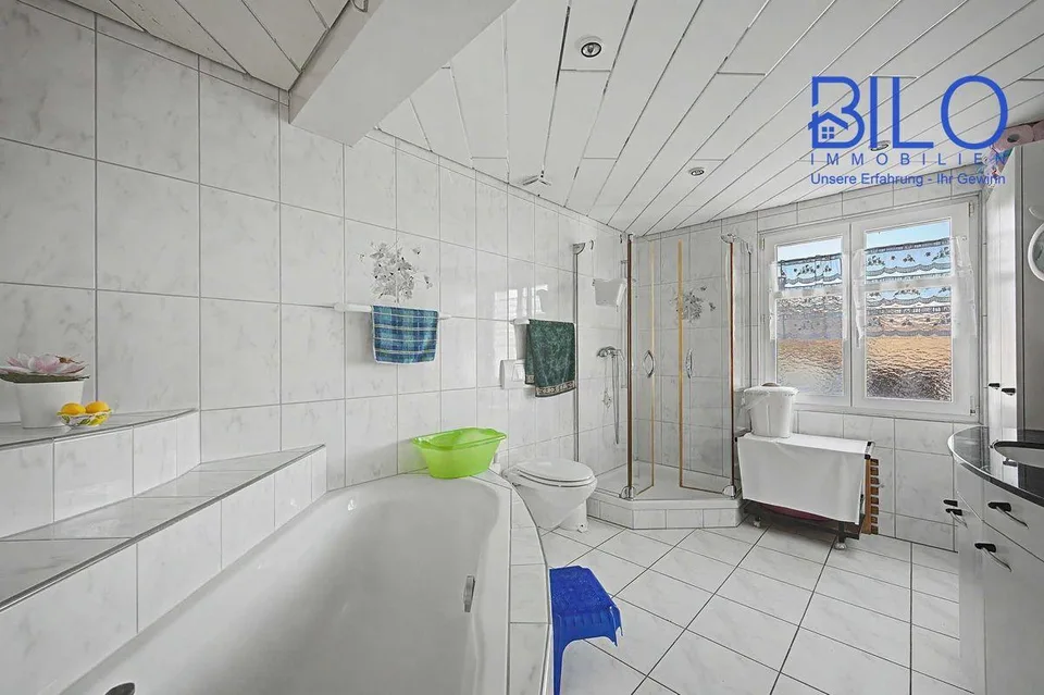 Charaktervolles Einfamilienhaus mit Einliegerwohnung auf einmaligem... – photo 6 of 13