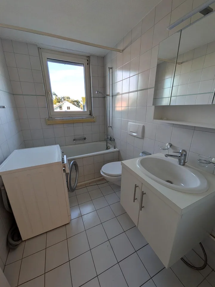 Wunderbare 4.5 Familienwohnung mit Cheminée & Seenähe – Foto 8 von 13