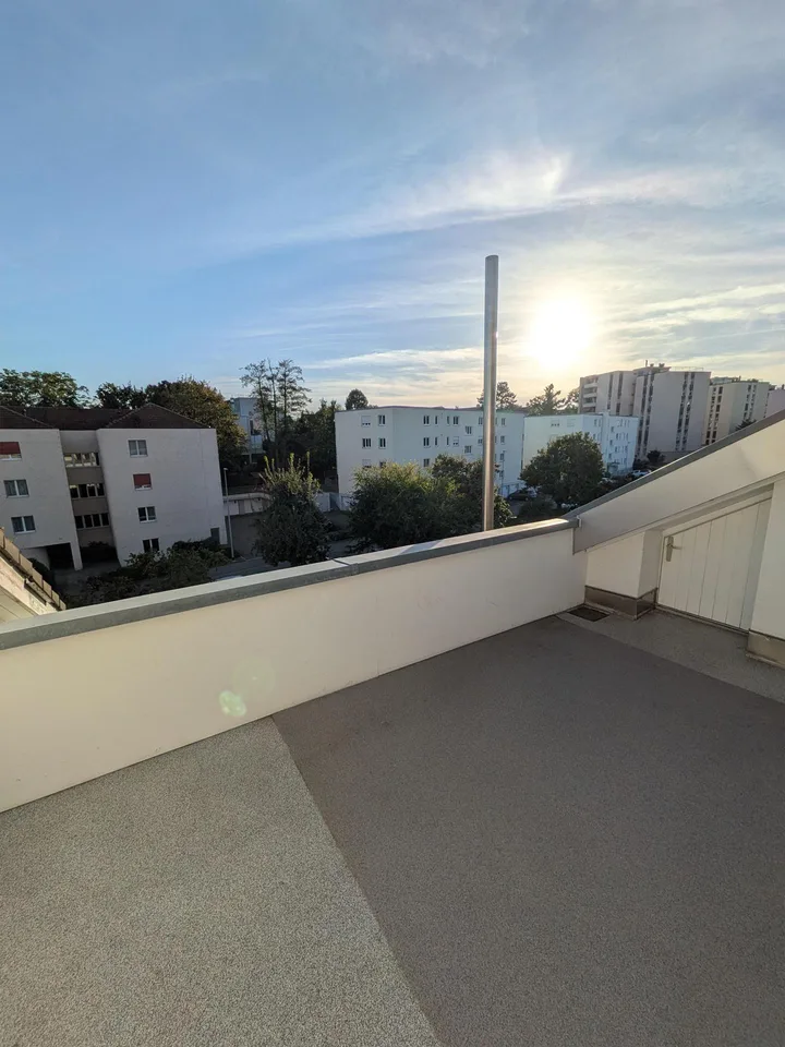 Wunderbare 4.5 Familienwohnung mit Cheminée & Seenähe – Foto 11 von 13