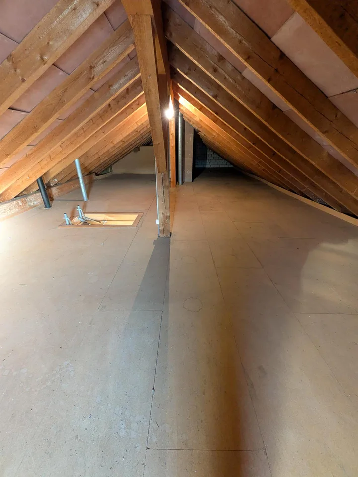 Wunderbare 4.5 Familienwohnung mit Cheminée & Seenähe – Foto 10 von 13