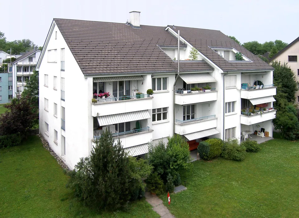 Wunderbare 4.5 Familienwohnung mit Cheminée & Seenähe – Foto 13 von 13