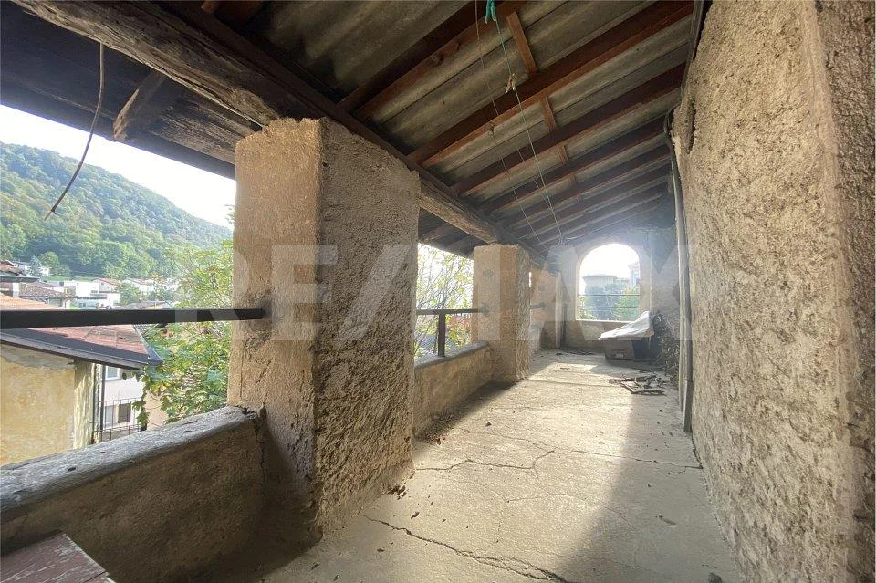 14 Zimmer Einfamilienhaus in Carabbia – Foto 9 von 13