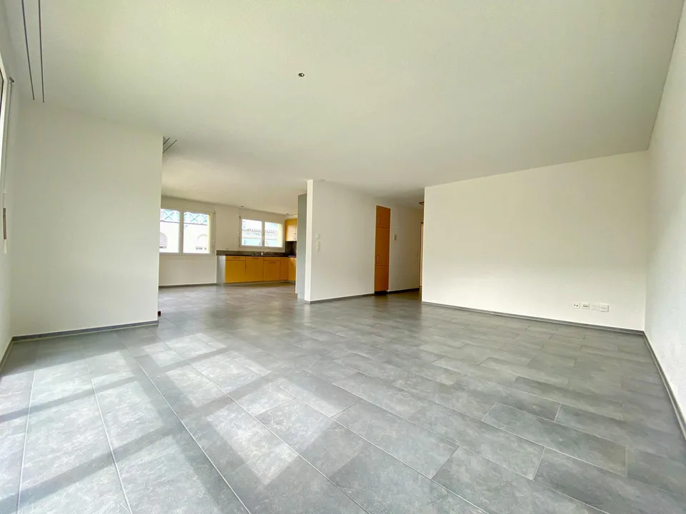Attraktive, lichtdurchflutete 4.5-Zimmerwohnung mit grosser Küche – Foto 2 von 10
