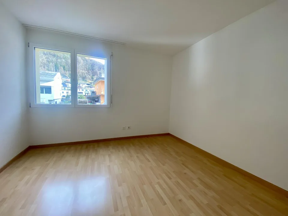 Attraktive, lichtdurchflutete 4.5-Zimmerwohnung mit grosser Küche – Foto 9 von 10