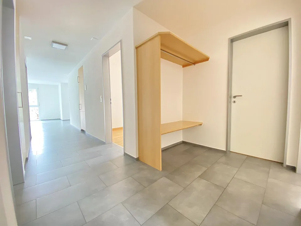 Attraktive, lichtdurchflutete 4.5-Zimmerwohnung mit grosser Küche – Foto 3 von 10
