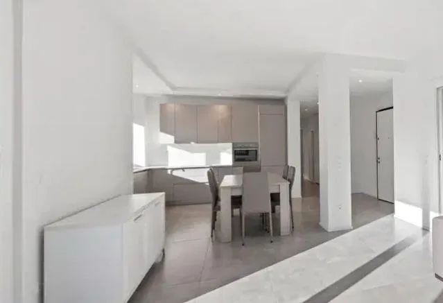 Appartement mansardé meublé dans le centre de Lugano – photo 3 sur 9