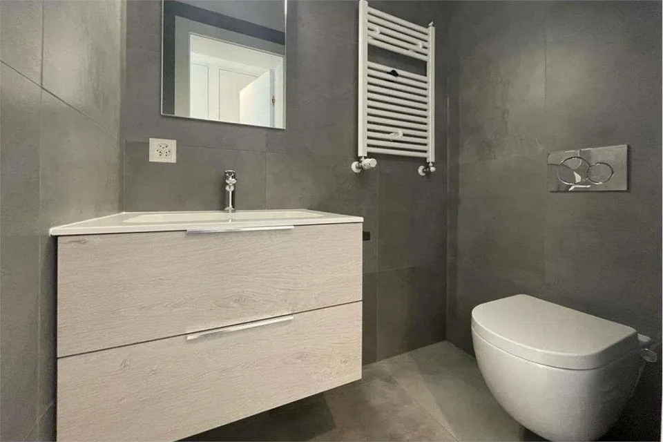 Appartement mansardé meublé dans le centre de Lugano – photo 9 sur 9