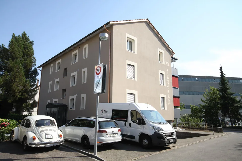 Aussenparkplatz in Rapperswil – Foto 2 von 2
