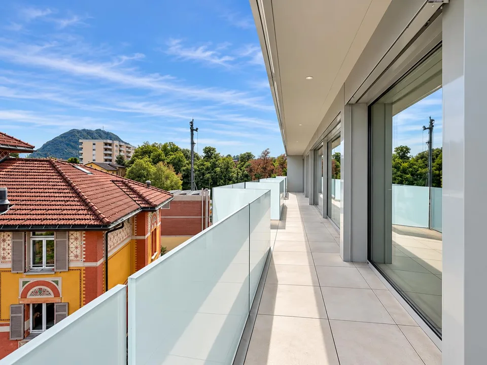 Attico di 4.5 locali con roof top vista lago – photo 4 sur 9