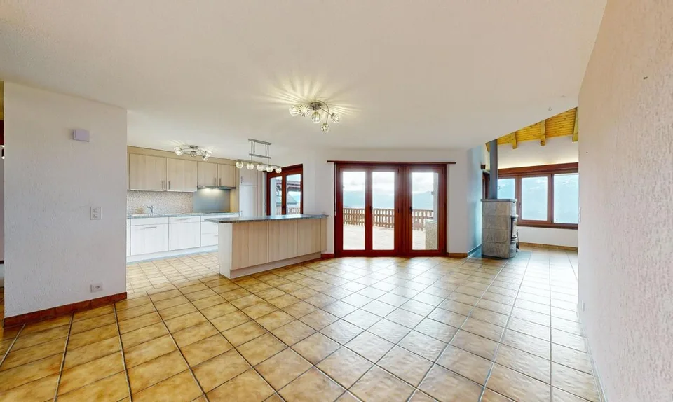 Maison 8.5 + appartement 2.5 indépendant avec vue dégagé – photo 8 sur 11