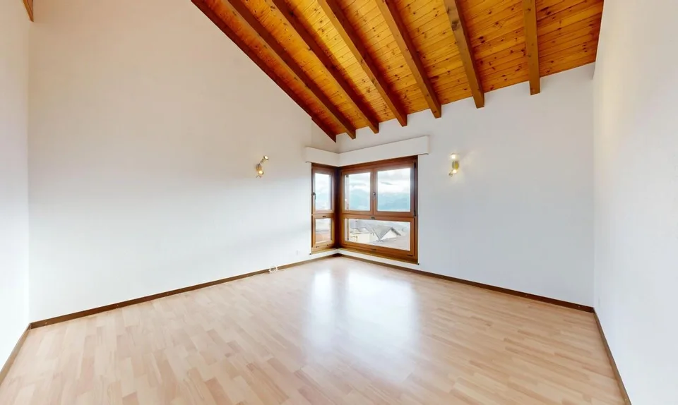 Maison 8.5 + appartement 2.5 indépendant avec vue dégagé – photo 5 sur 11