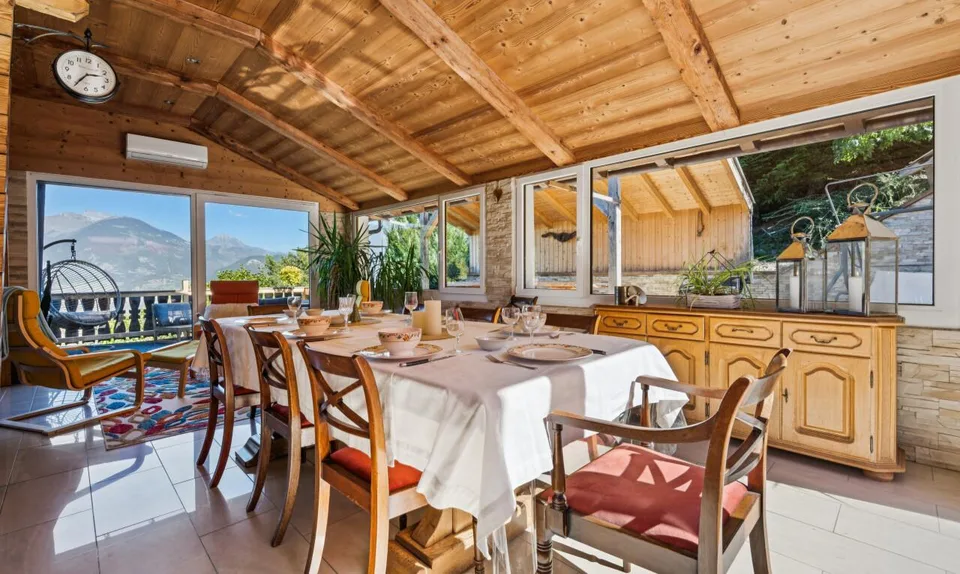 8.5 Zimmer Chalet in Collombey – Foto 8 von 11