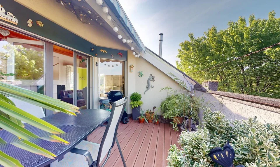 Grosszügige 4.5 Zimmer Dachwohnung mit sonnigem Balkon – Foto 5 von 13