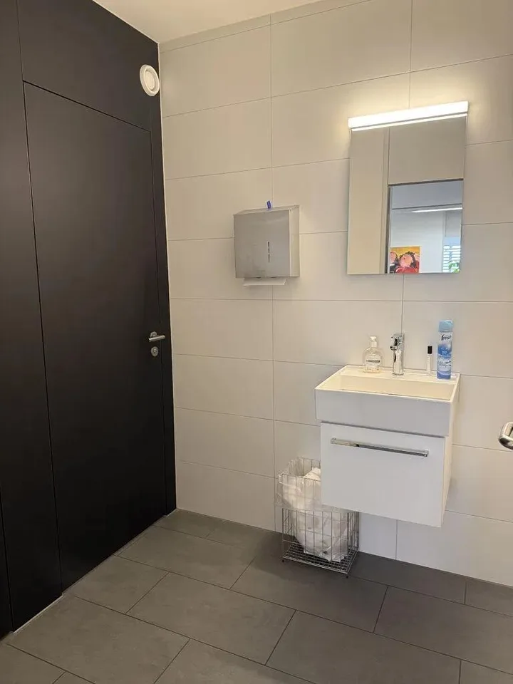 Repräsentative Bürofläche mit 348 m² in Ebikon – photo 13 of 14