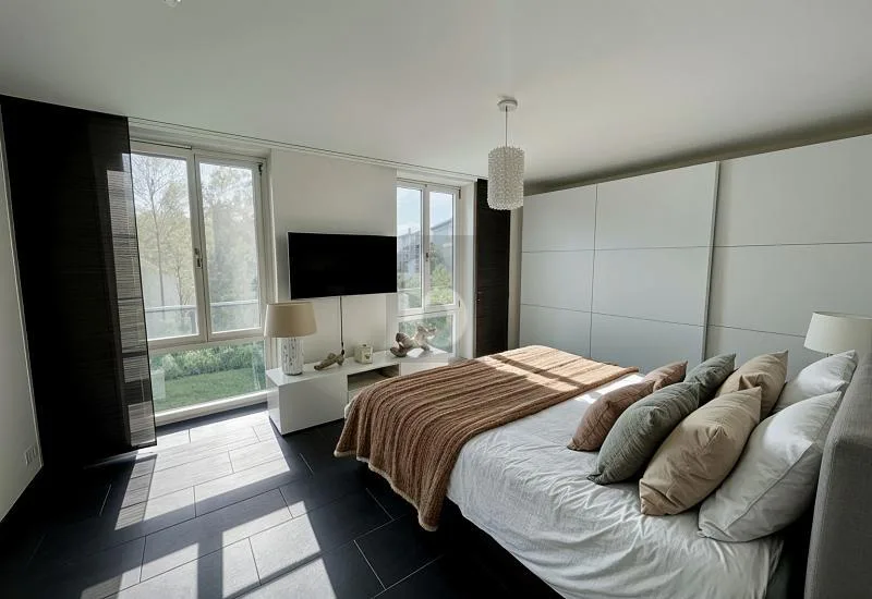 LUXUEUX & ÉLÉGANT - AVEC BALCON ENSOLEILLÉ ! – photo 4 sur 6