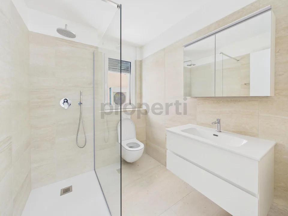 Palazzina Restaurata a Nuovo, Layout Funzionale & Alta Efficienza E... – photo 4 of 5