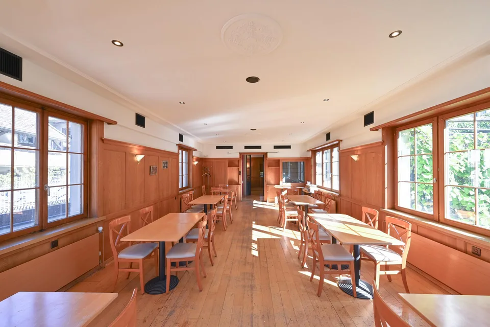 Restaurant mit Wohnungen und Zimmer sowie Scheune – photo 6 sur 29