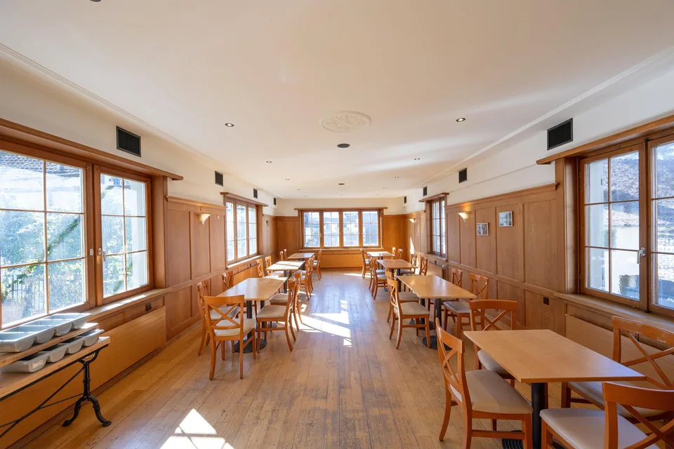Restaurant mit Wohnungen und Zimmer sowie Scheune – photo 4 sur 29
