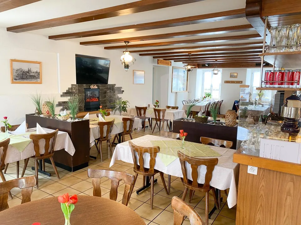 Mitten im Dorfzentrum von Plaffeien das Restaurant zum goldenen Kreuz – photo 8 sur 9