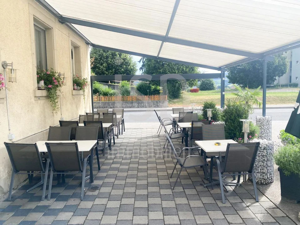 Mitten im Dorfzentrum von Plaffeien das Restaurant zum goldenen Kreuz – photo 4 sur 9