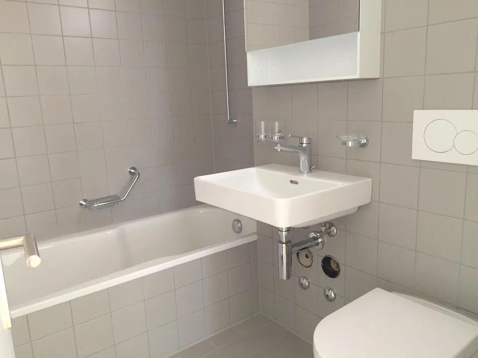 Helle 2.5 Zimmer Wohnung direkt beim Spalentor – photo 8 sur 9