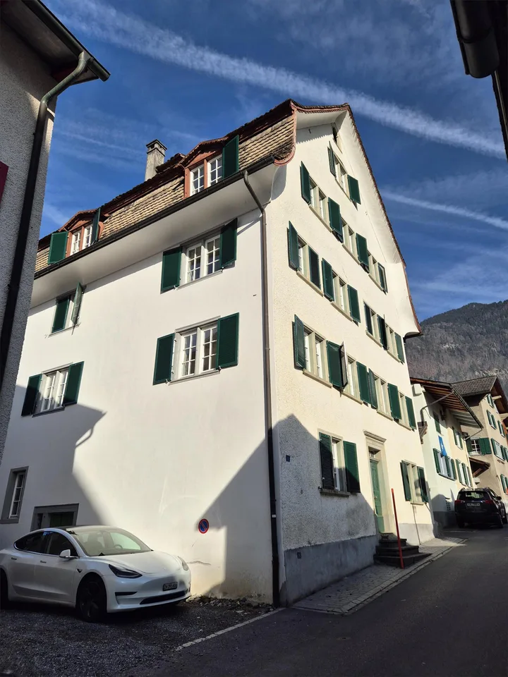 Stilvolle 2.5 ZWG Altbauwohnung in Mollis – Foto 7 von 11