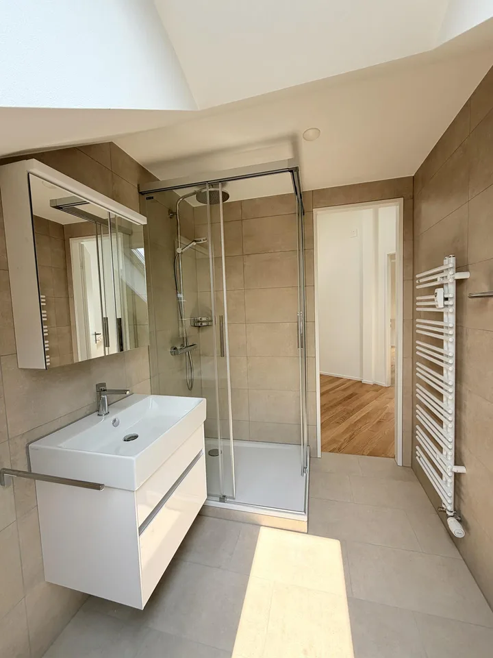 Wohnen auf 2 Ebenen – frisch renovierte 5.5-Zimmer-Maisonettewohnung – Foto 8 von 12