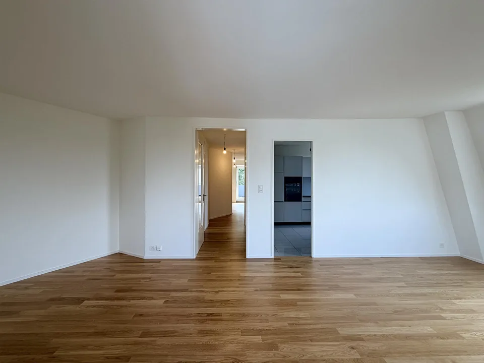Wohnen auf 2 Ebenen – frisch renovierte 5.5-Zimmer-Maisonettewohnung – Foto 4 von 12