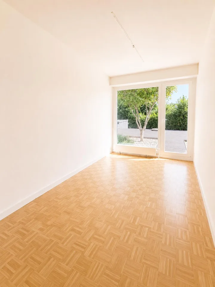 Wohnen wie im Einfamilienhaus – exklusive 5.5-Zimmerwohnung mit Garten – foto 9 di 15