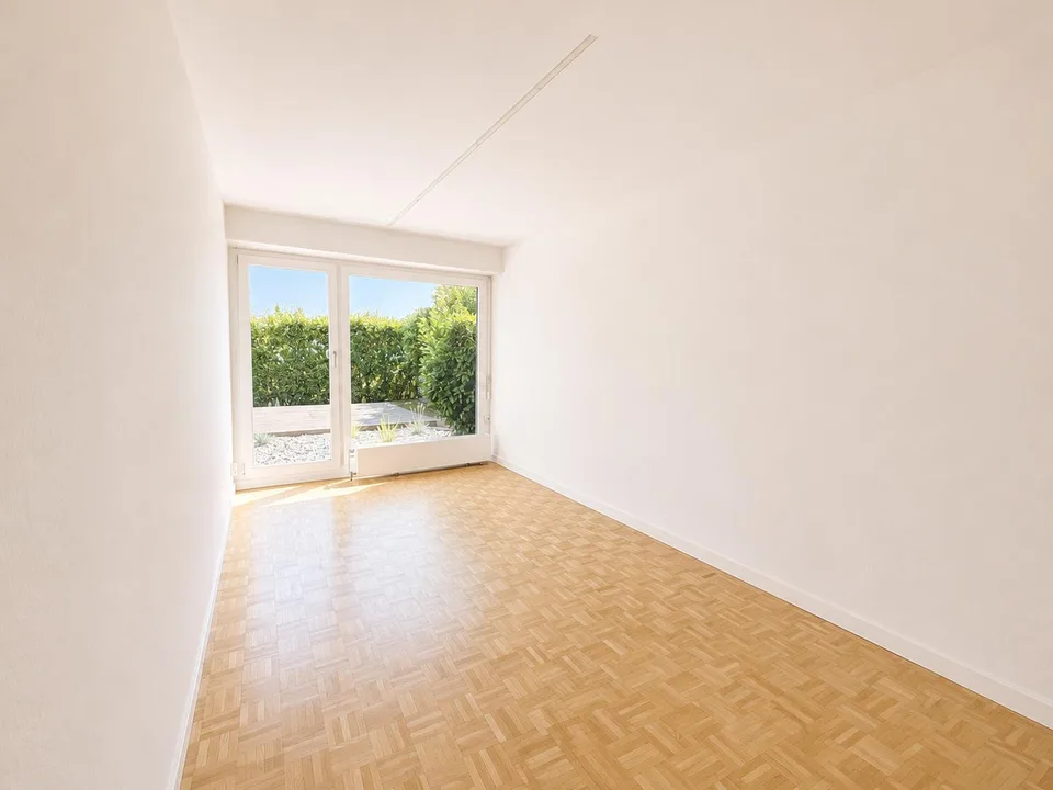 Wohnen wie im Einfamilienhaus – exklusive 5.5-Zimmerwohnung mit Garten – foto 11 di 15