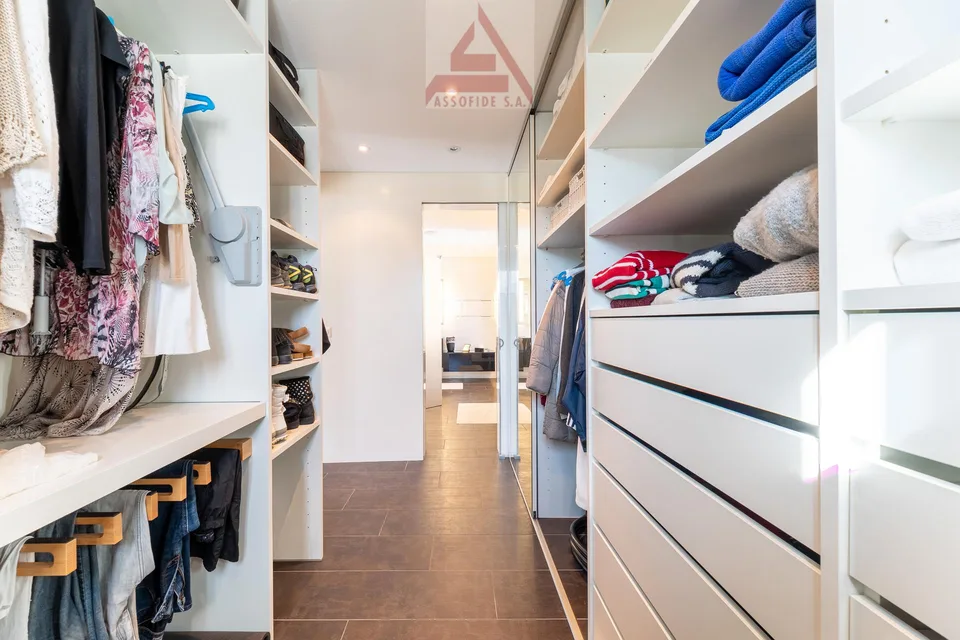 Prestigioses 5.5-Zimmer-Attika / Prestigioso attico di 5.5 loc – Foto 7 von 10