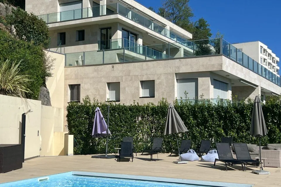Exklusives Wohnen mit 180°Seesicht, Wellnessbereich & Pool – photo 17 of 30