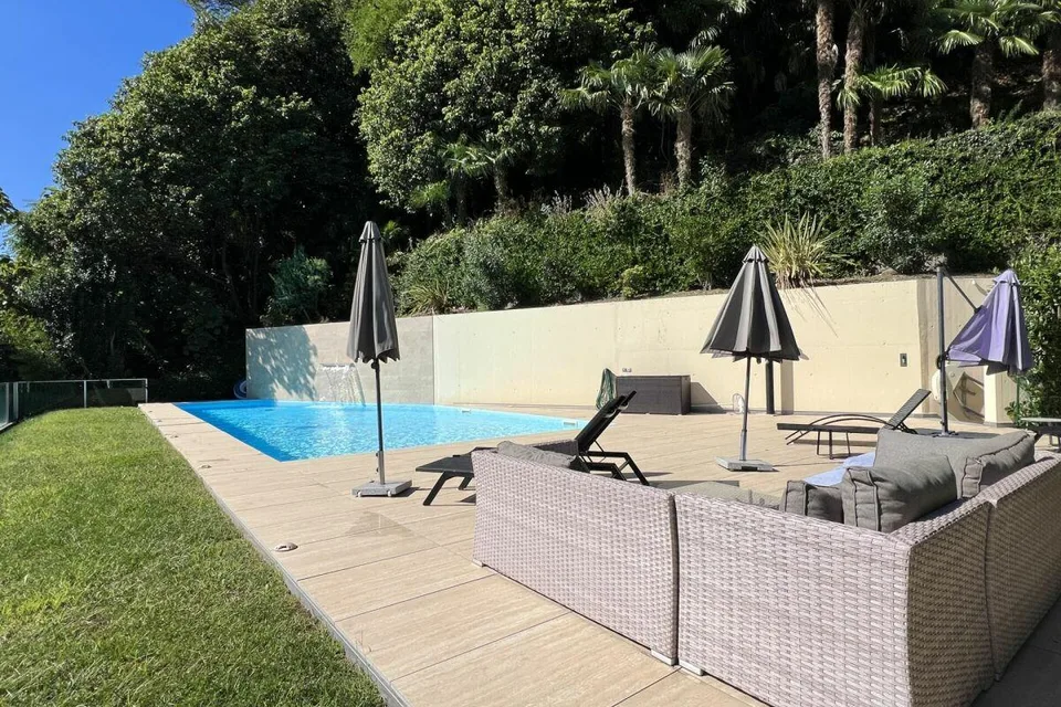 Exklusives Wohnen mit 180°Seesicht, Wellnessbereich & Pool – photo 29 of 30