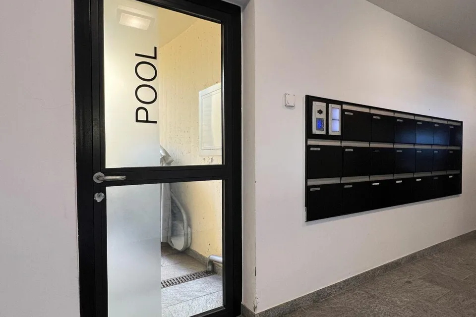 Exklusives Wohnen mit 180°Seesicht, Wellnessbereich & Pool – photo 28 of 30
