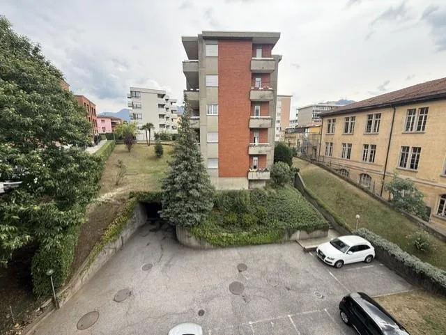 Accogliente 2.5 locali in zona comoda – Foto 5 von 6