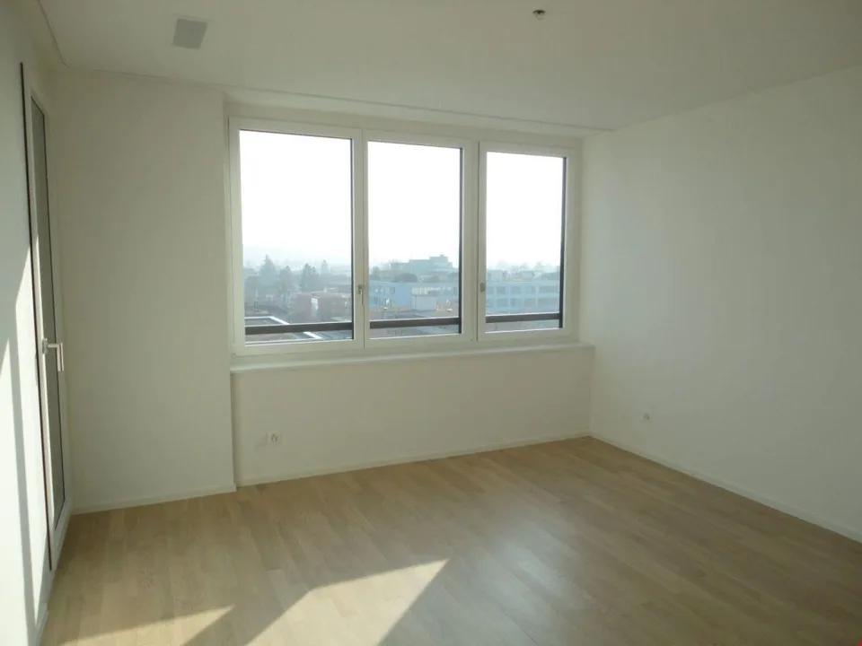 Attraktive 4.5 Zimmerwohnung Nähe Bachgraben – Foto 2 von 12