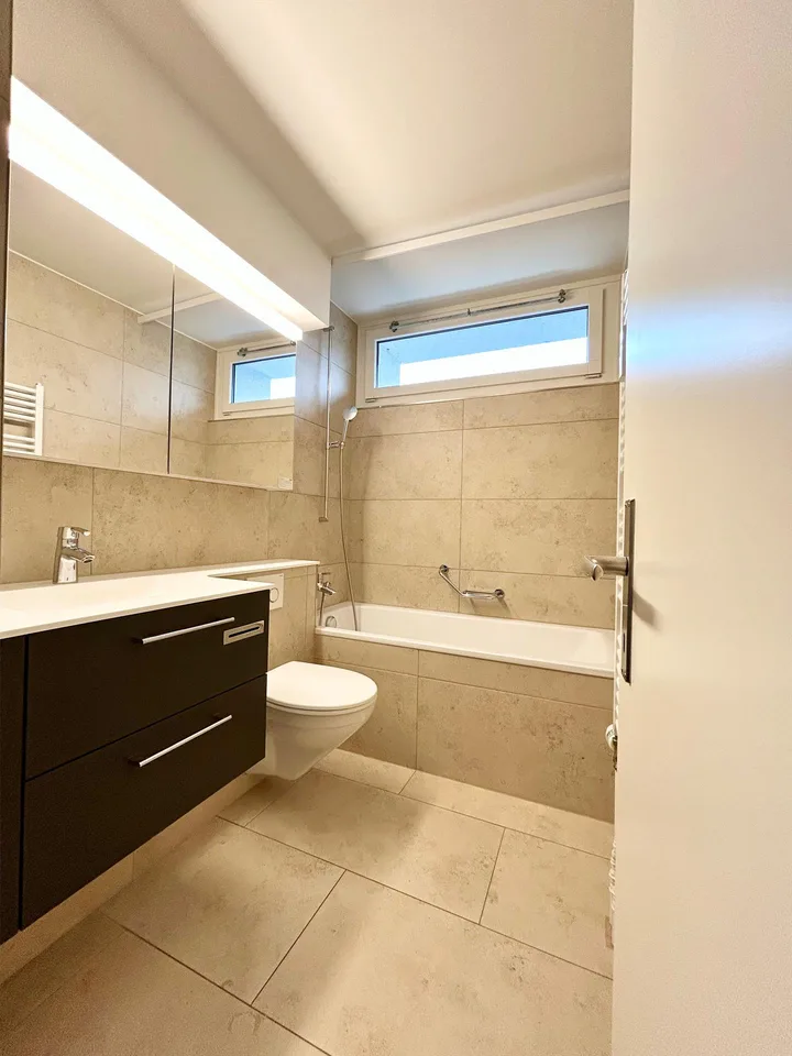 Frisch sanierte 4.5-Zimmerwohnung 104m2 zu vermieten – Foto 4 von 8