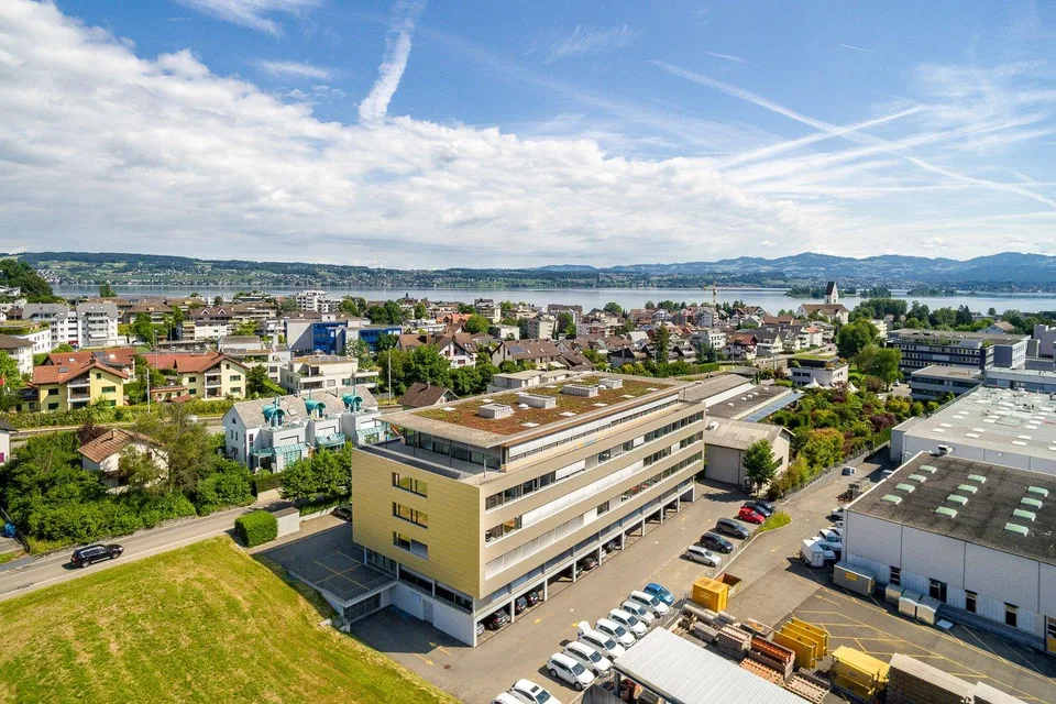 La tua nuova sede commerciale: 54 m2 di uffici/spazio commerciale a Freienbach – foto 10 di 10