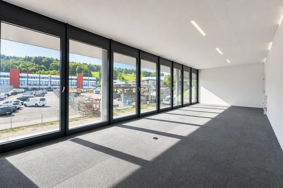 La tua nuova sede commerciale: 54 m2 di uffici/spazio commerciale a Freienbach – foto 6 di 10