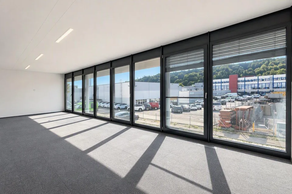 La tua nuova sede commerciale: 54 m2 di uffici/spazio commerciale a Freienbach – foto 5 di 10