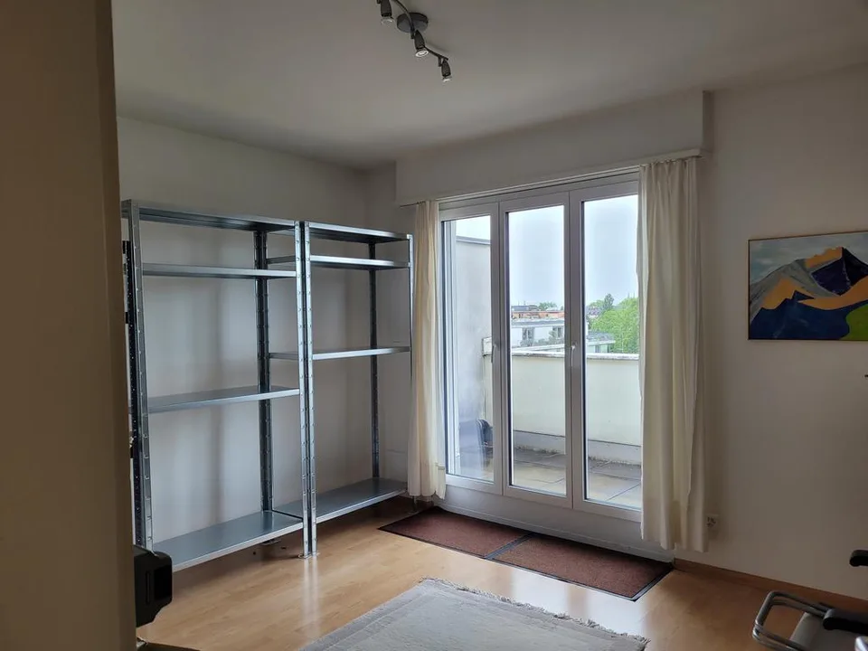 Heller Hobbyraum mit Balkon im 5. OG - keine Wohngelegenheit – Foto 2 von 5