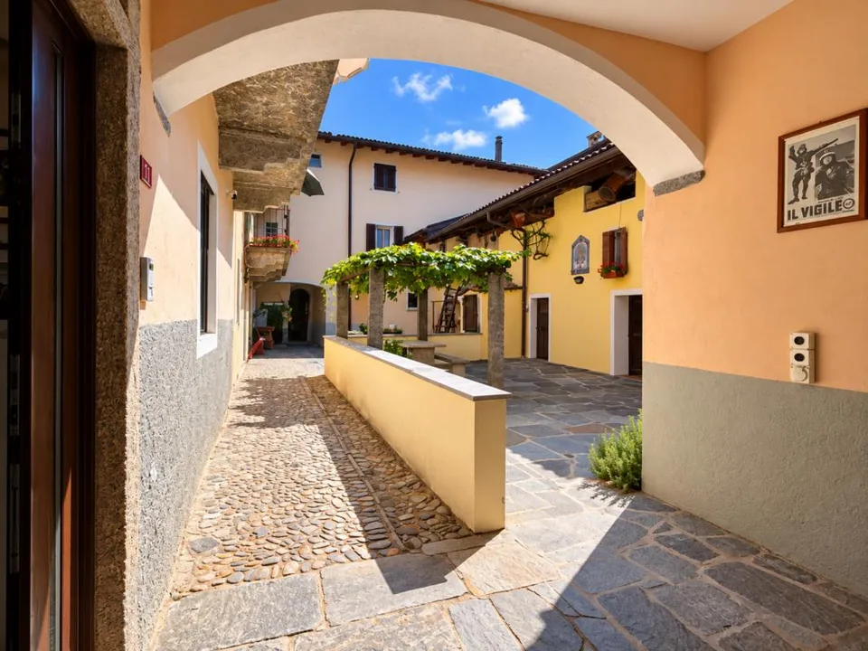 CASA TICINESE DI CHARME NEL CUORE DI PURA - 9 LOCALI, GROTTO E CORT... – photo 28 sur 30