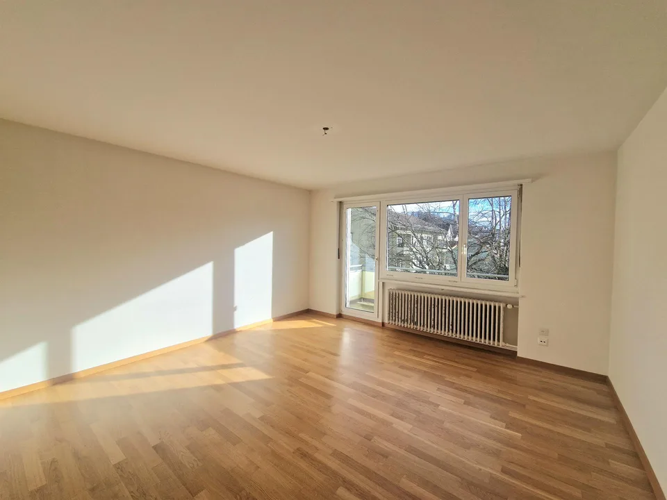Helle 3.5 Zimmerwohnung an naturnaher Lage – photo 2 sur 9