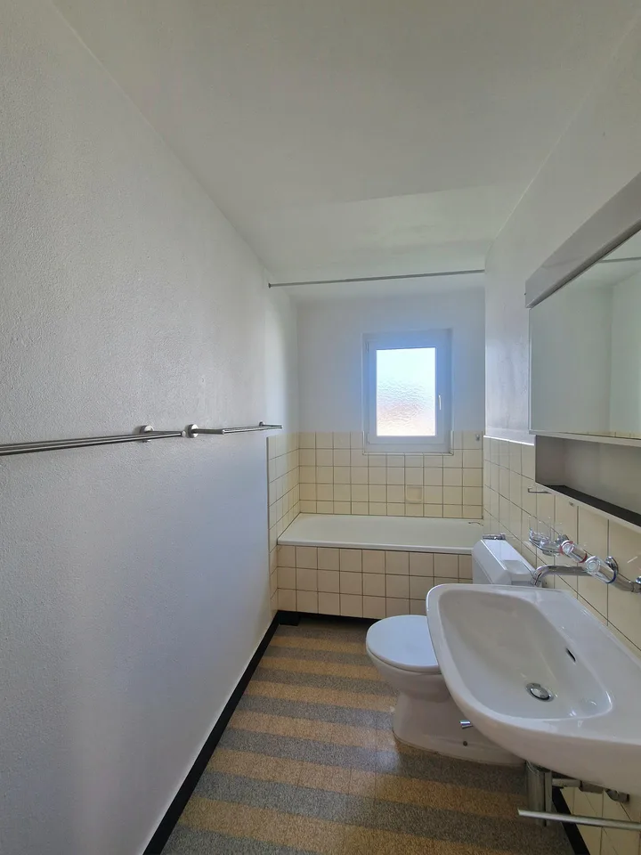 Helle 3.5 Zimmerwohnung an naturnaher Lage – photo 3 sur 9