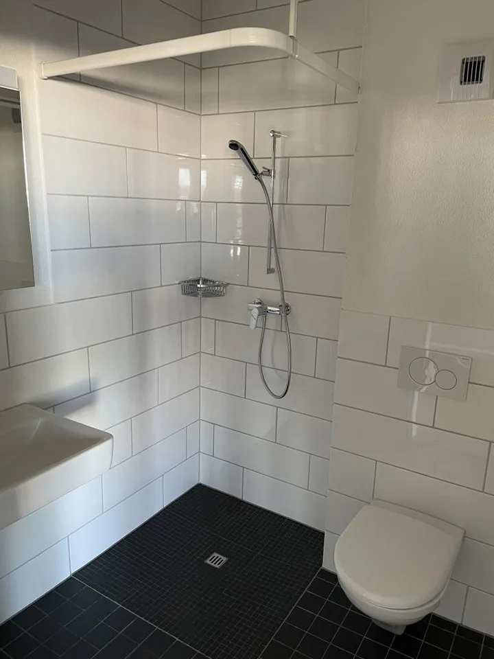 Attraktive 2.5 - Zimmerwohnung direkt beim Bahnhof mit Weitsicht – foto 2 di 5